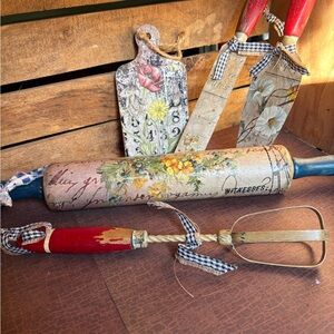 Vintage Floral Kitchen Utensil Set